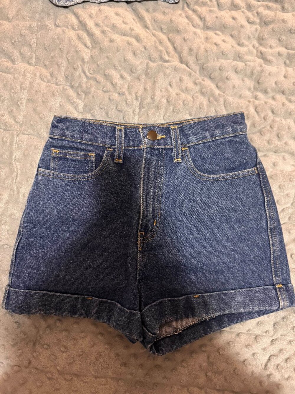 American Apparel - High waisted Cuff Short